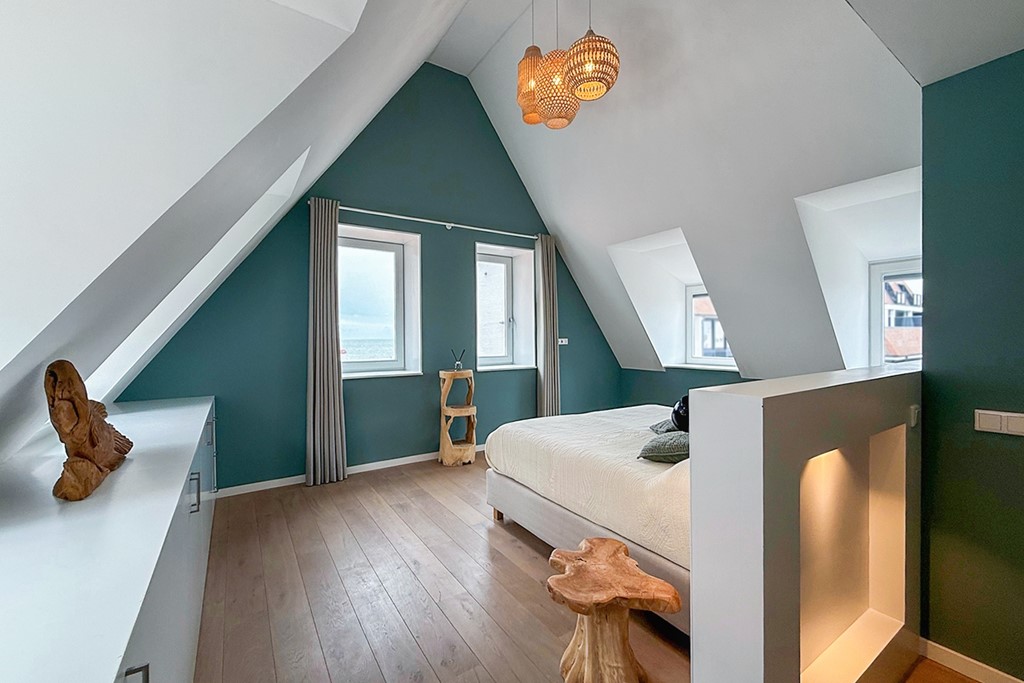 master bedroom 1.jpg